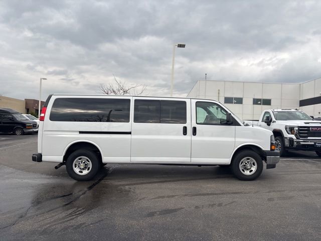 Used 2024 Chevrolet Express 3500 LT w/ LT Preferred Equipment Group RWD image 3