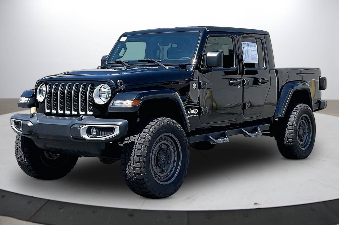 Used 2023 Jeep Gladiator Overland AWD/4WD image 4