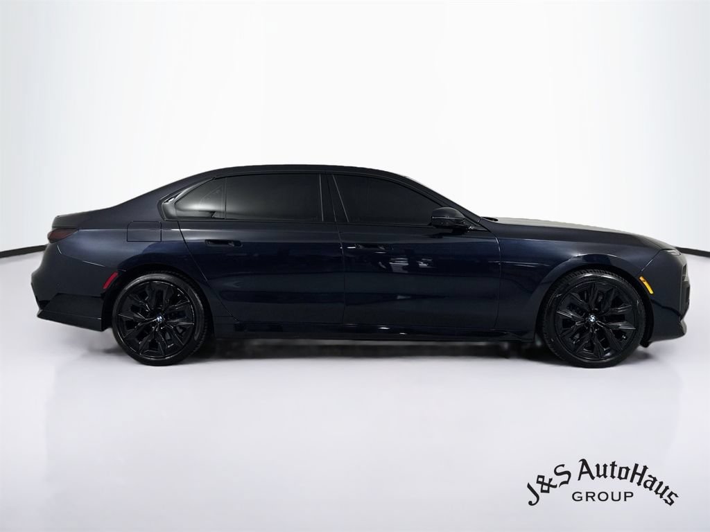 Used 2024 BMW 740i xDrive AWD/4WD image 8
