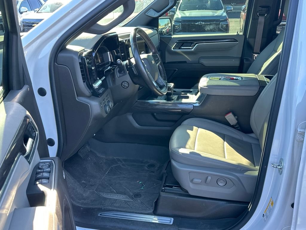 Used 2022 Chevrolet Silverado 1500 LTZ w/ Technology Package image 11