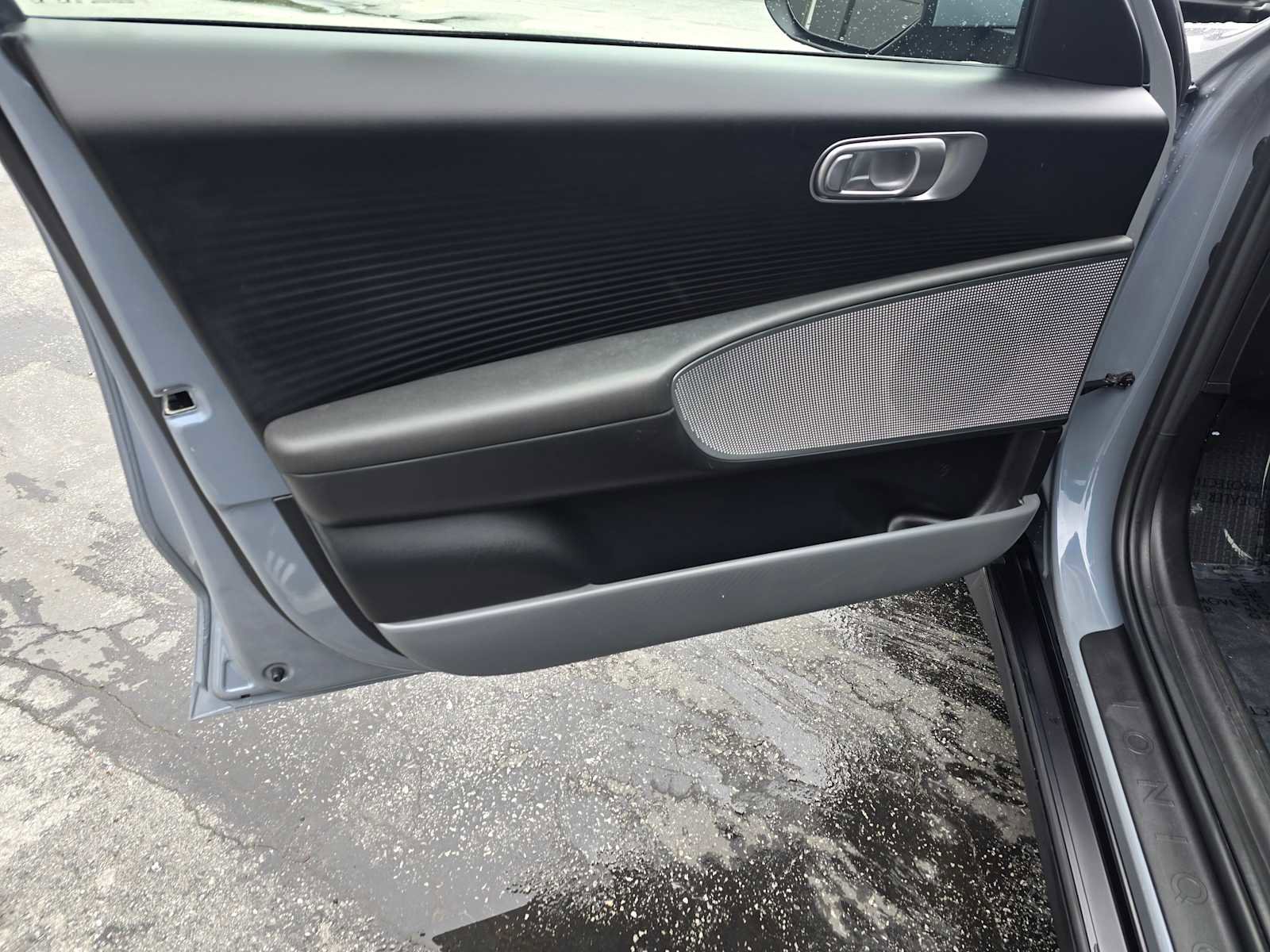 Used 2024 Hyundai Ioniq 6 SE AWD/4WD image 24