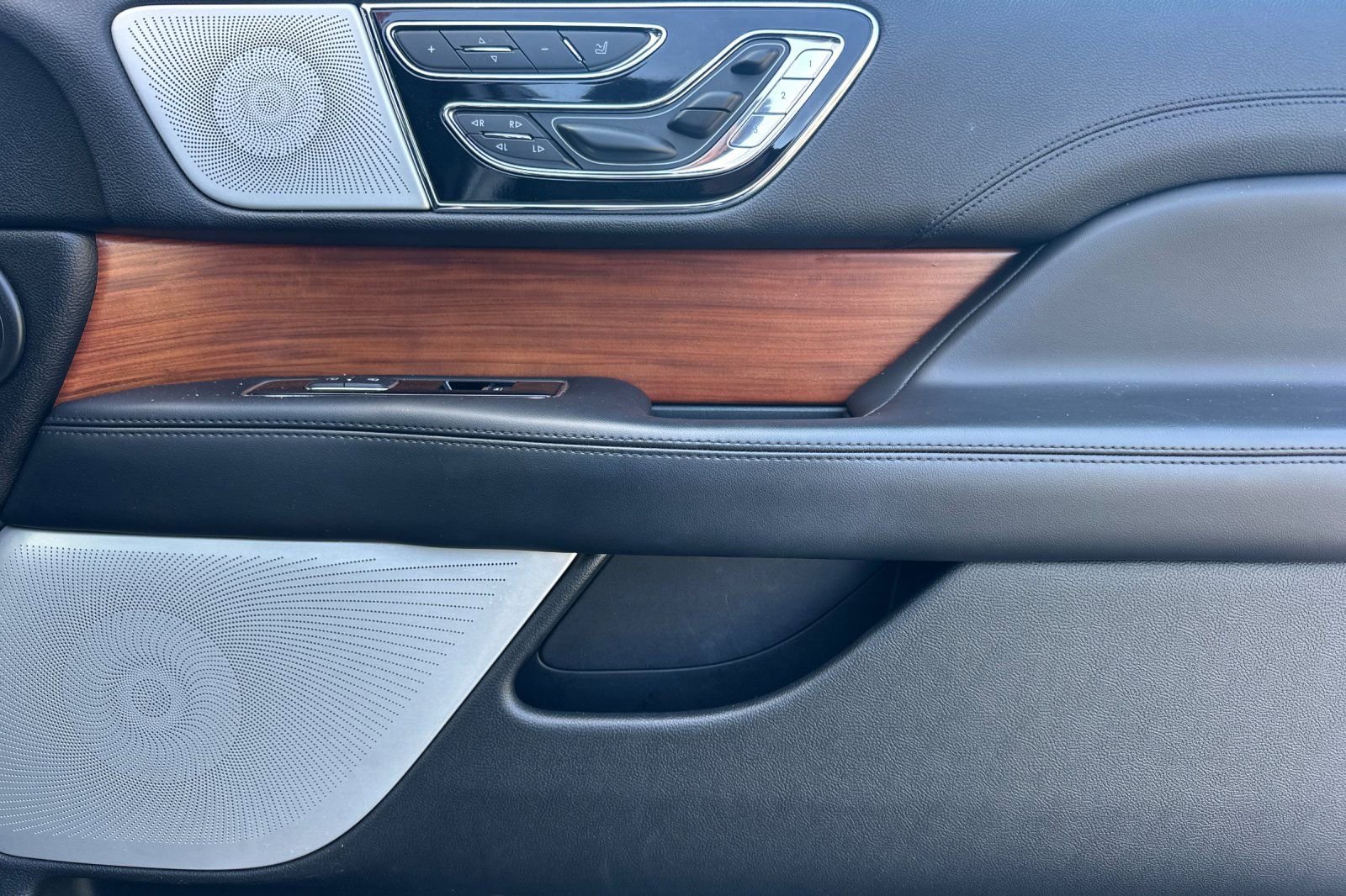 Used 2019 Lincoln Navigator L Reserve image 19