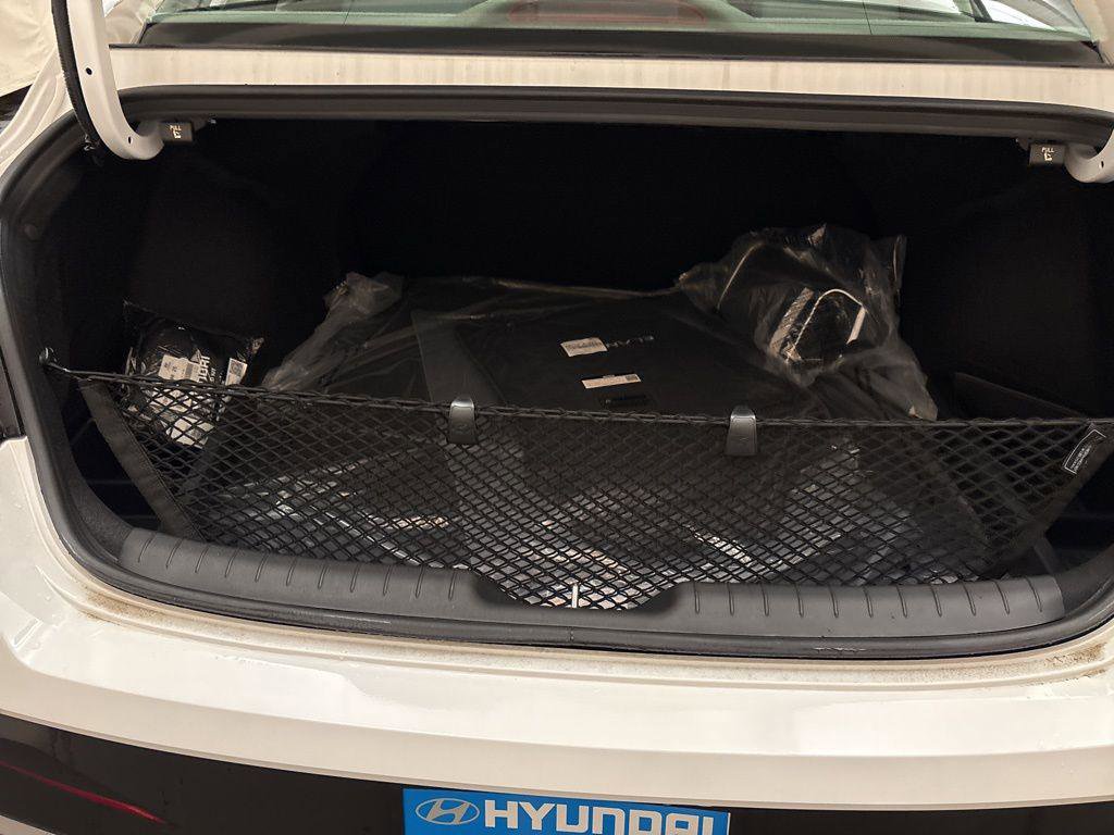 New 2025 Hyundai Elantra Sport image 9