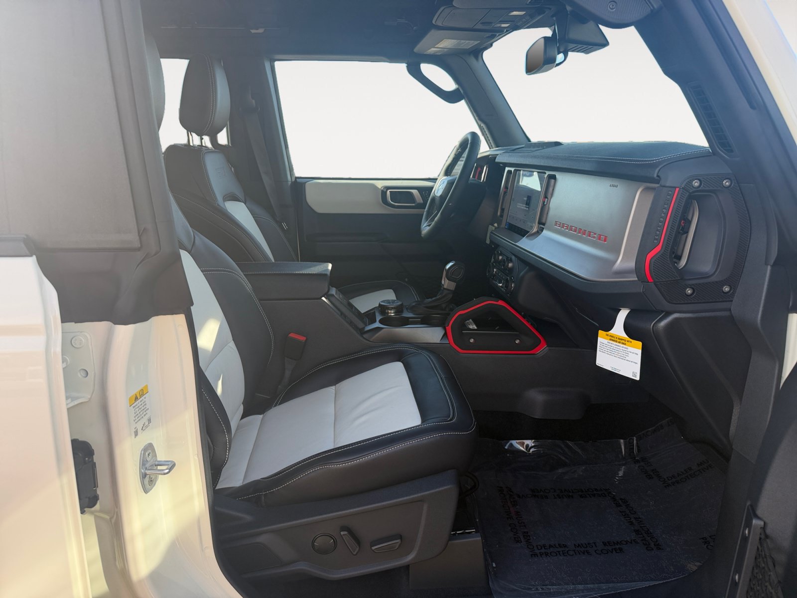 New 2026 Ford Bronco Outer Banks w/ Sasquatch Package AWD/4WD image 15