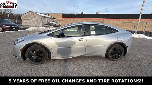 New 2026 Toyota Prius LE FWD image 2