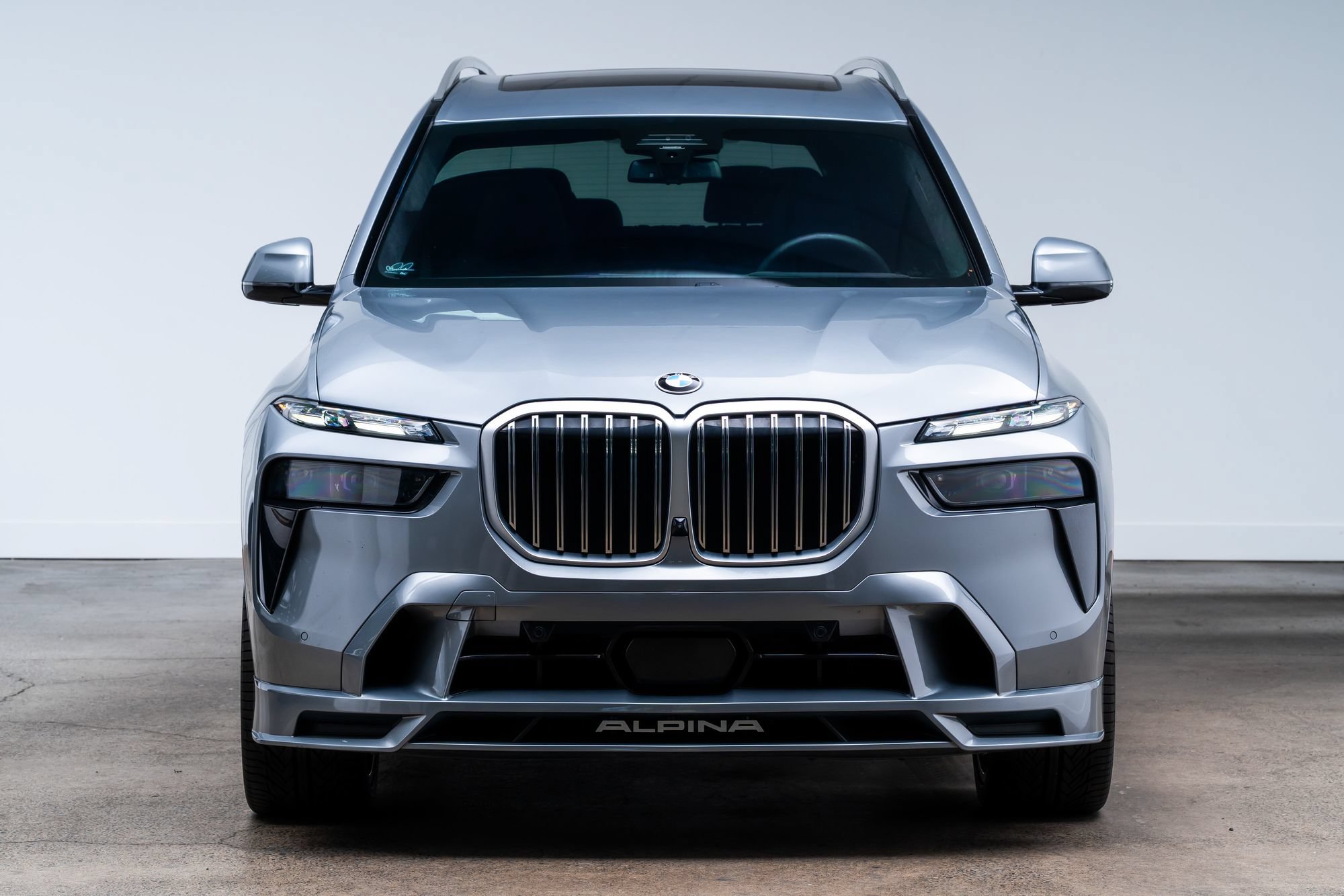 Used 2024 BMW ALPINA XB7 AWD/4WD image 2
