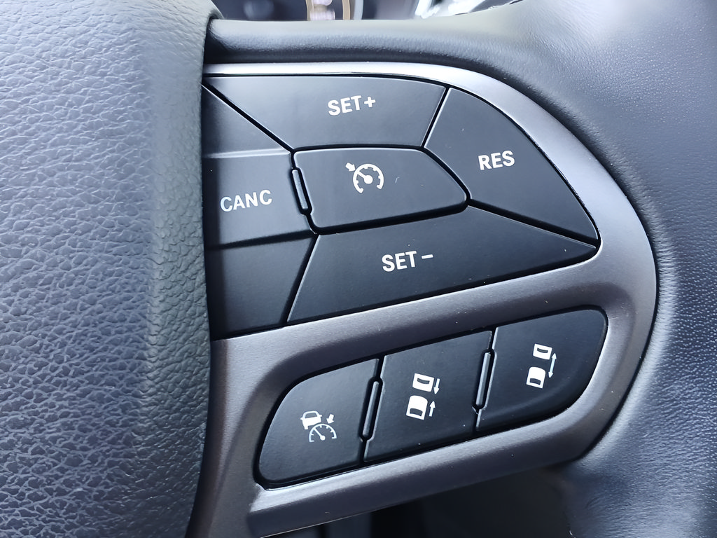 Used 2021 Jeep Cherokee Limited AWD/4WD image 23