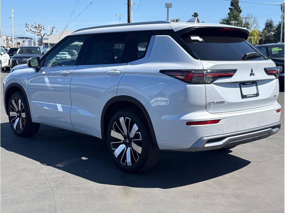 Used 2025 Mitsubishi Outlander SEL image 7