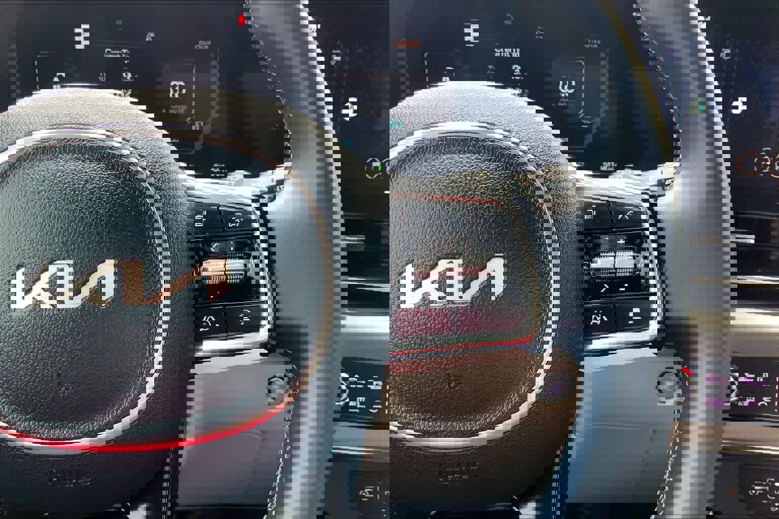 Used 2026 Kia Carnival SX w/ SX Dark Edition Package image 22