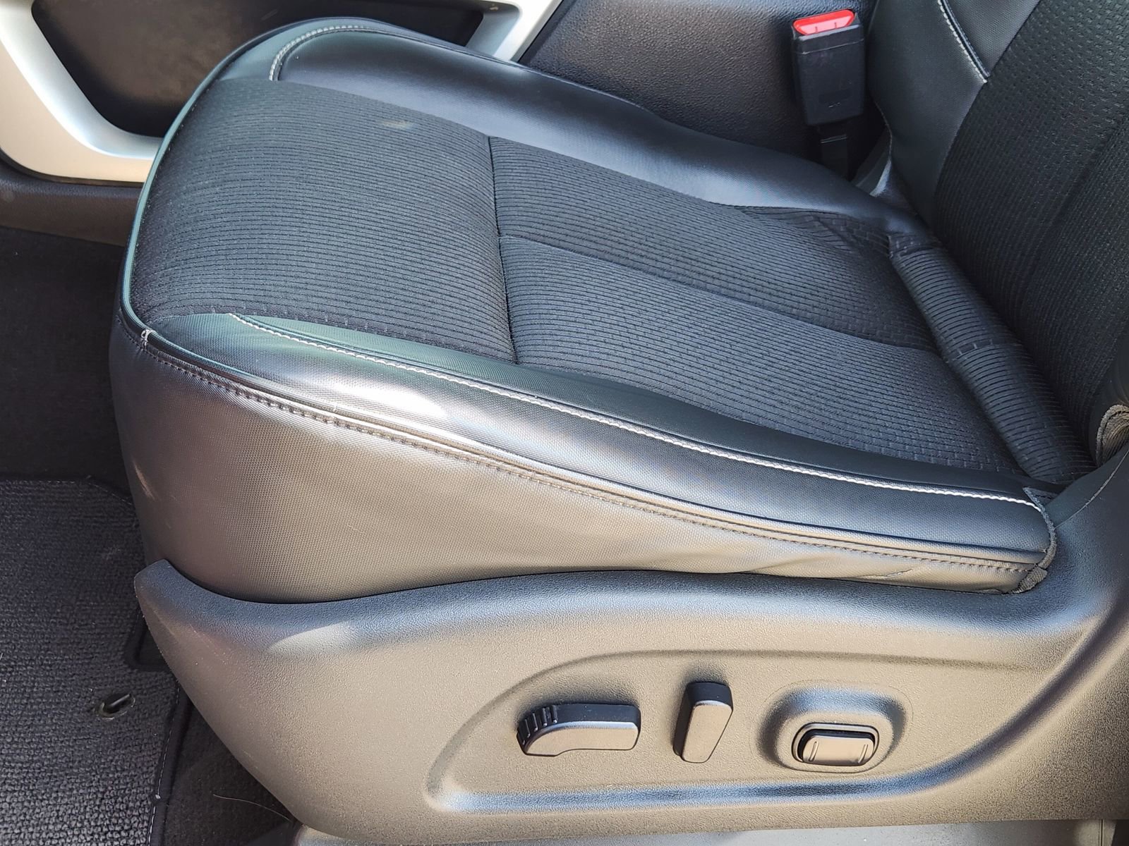 Used 2018 Nissan Titan PRO-4X w/ Pro-4x Utility Package image 32