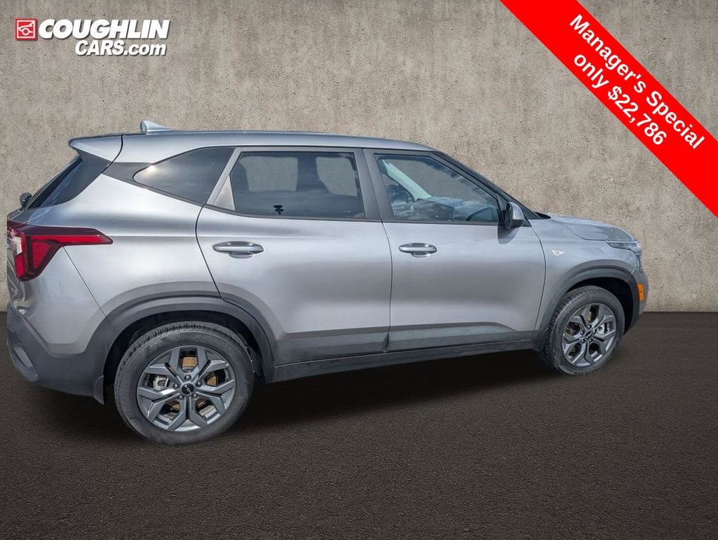 Used 2025 Kia Seltos LX AWD/4WD image 8
