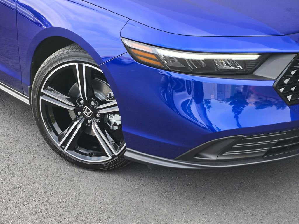 Used 2025 Honda Accord Sport image 9