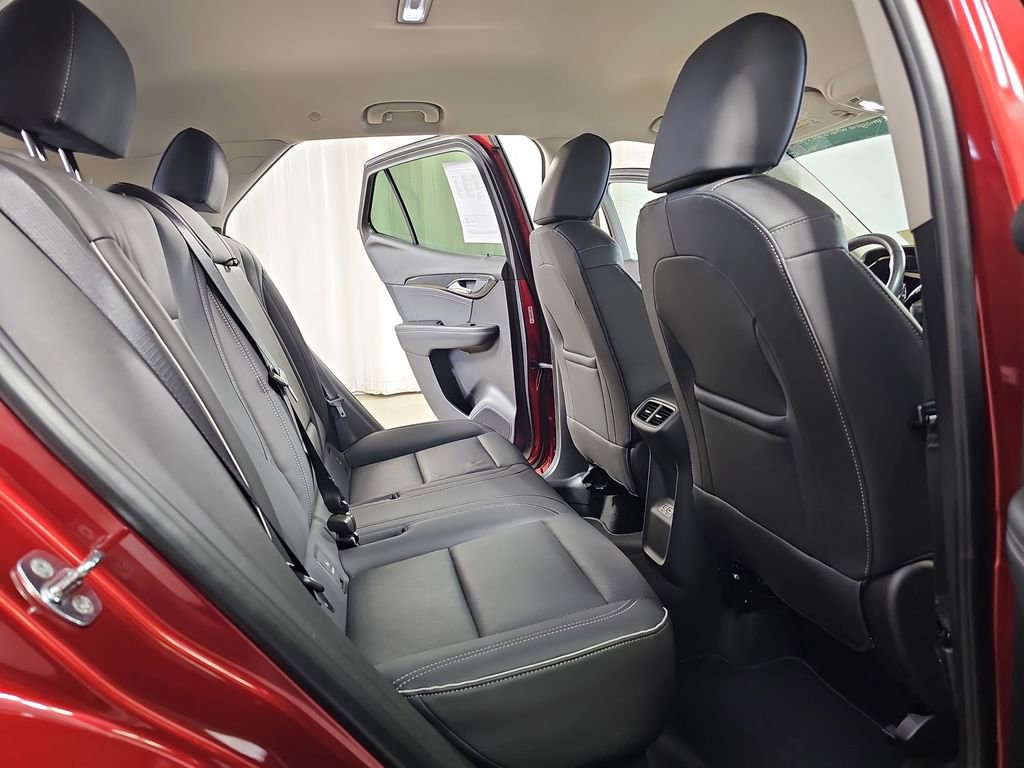 Used 2023 Buick Envision Essence image 14