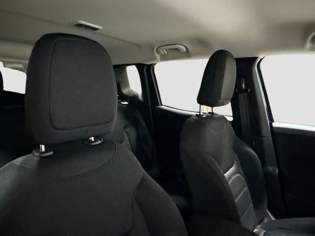 Used 2019 Jeep Renegade Latitude w/ Cold Weather Group AWD/4WD image 23