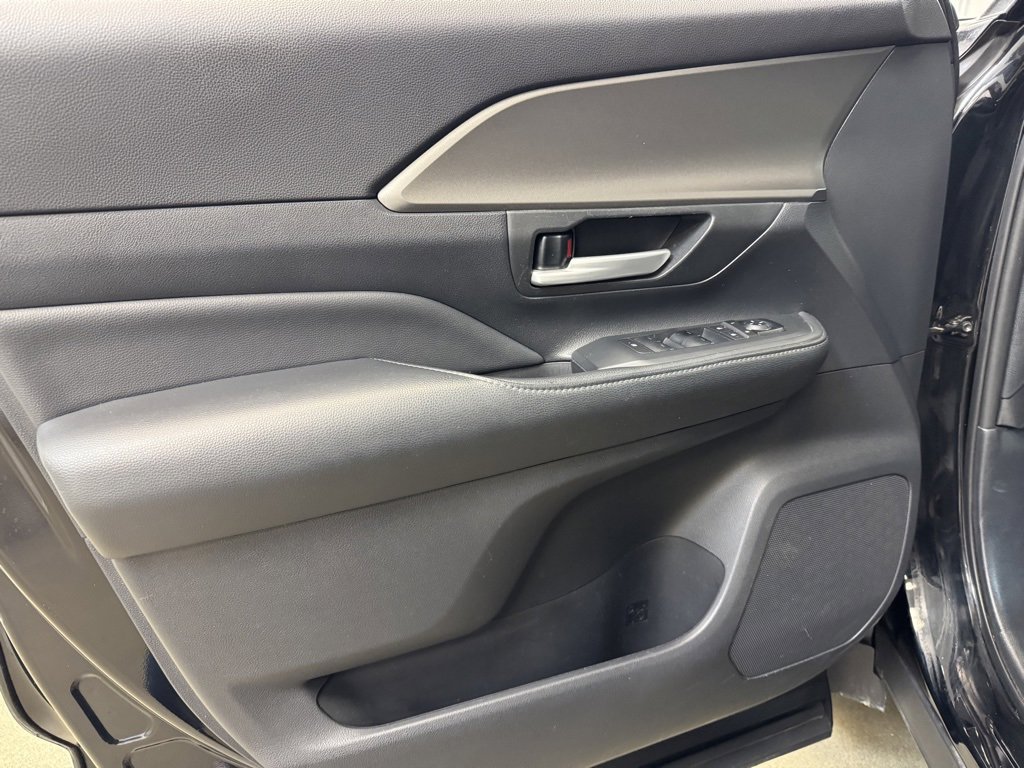 Used 2024 Toyota Grand Highlander XLE image 8