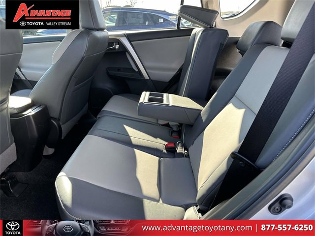 Used 2015 Toyota RAV4 Limited image 19