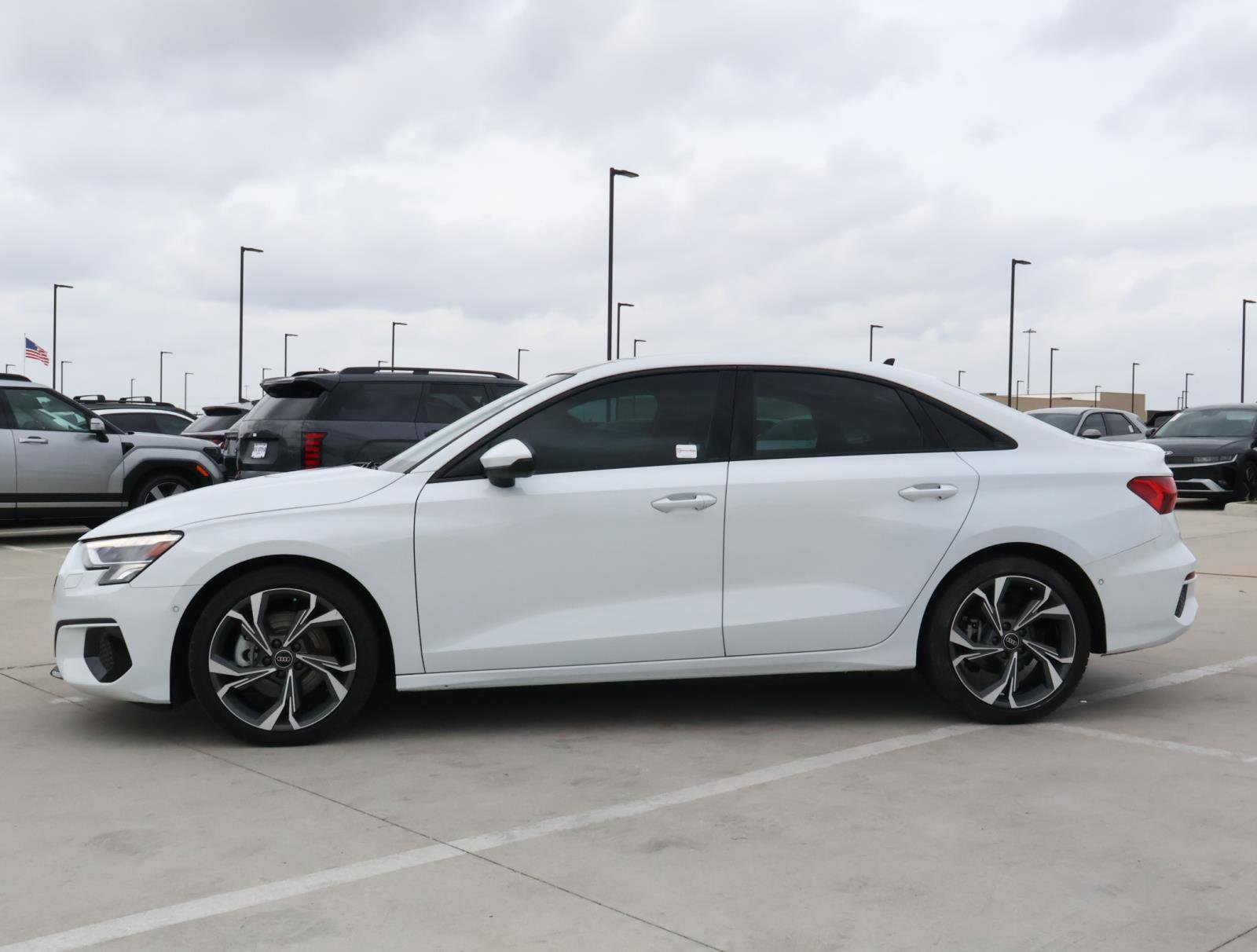 Used 2023 Chrysler 300 Touring L w/ Popular Equipment Group image 32