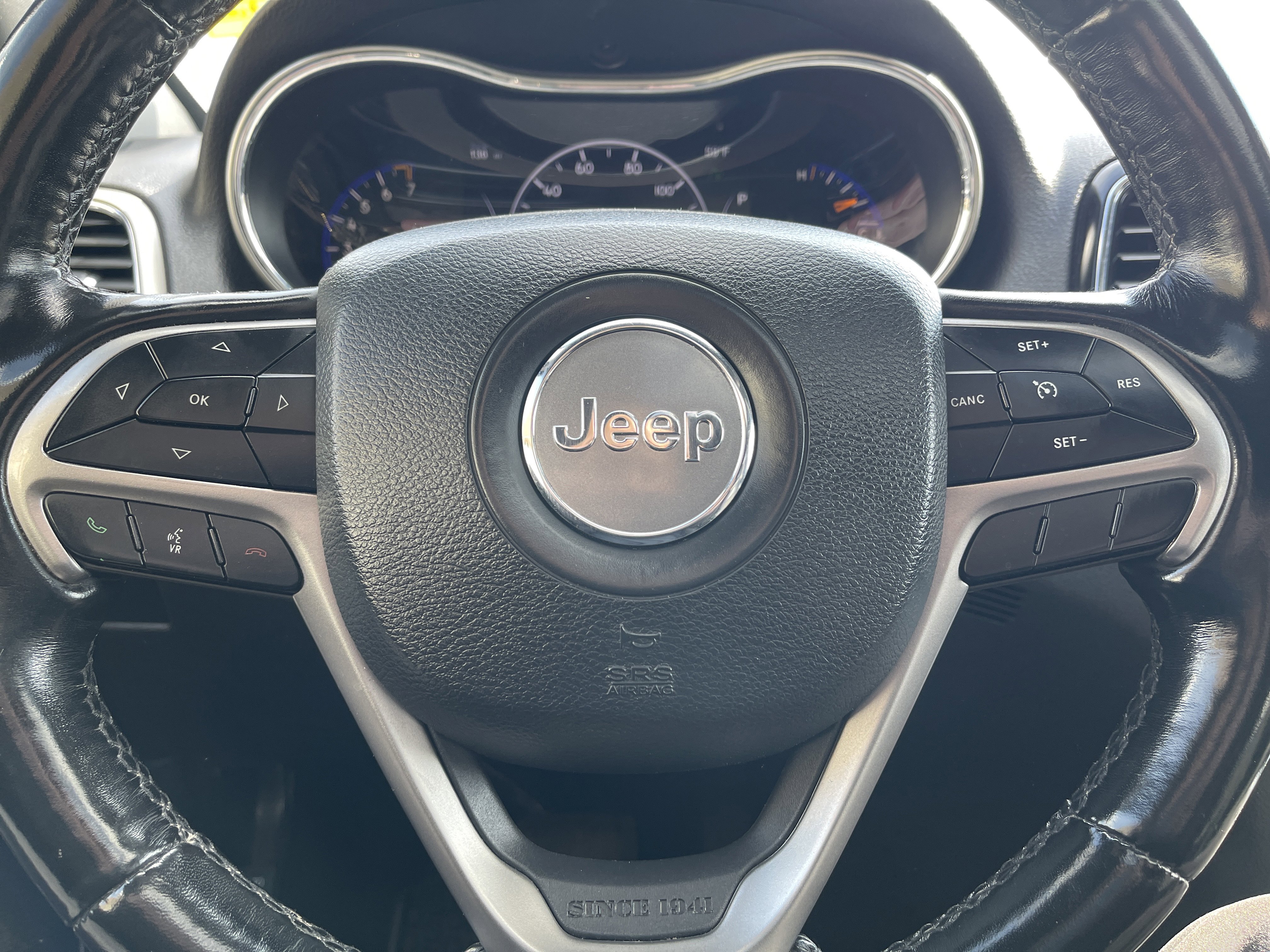 Used 2020 Jeep Grand Cherokee Altitude AWD/4WD image 15