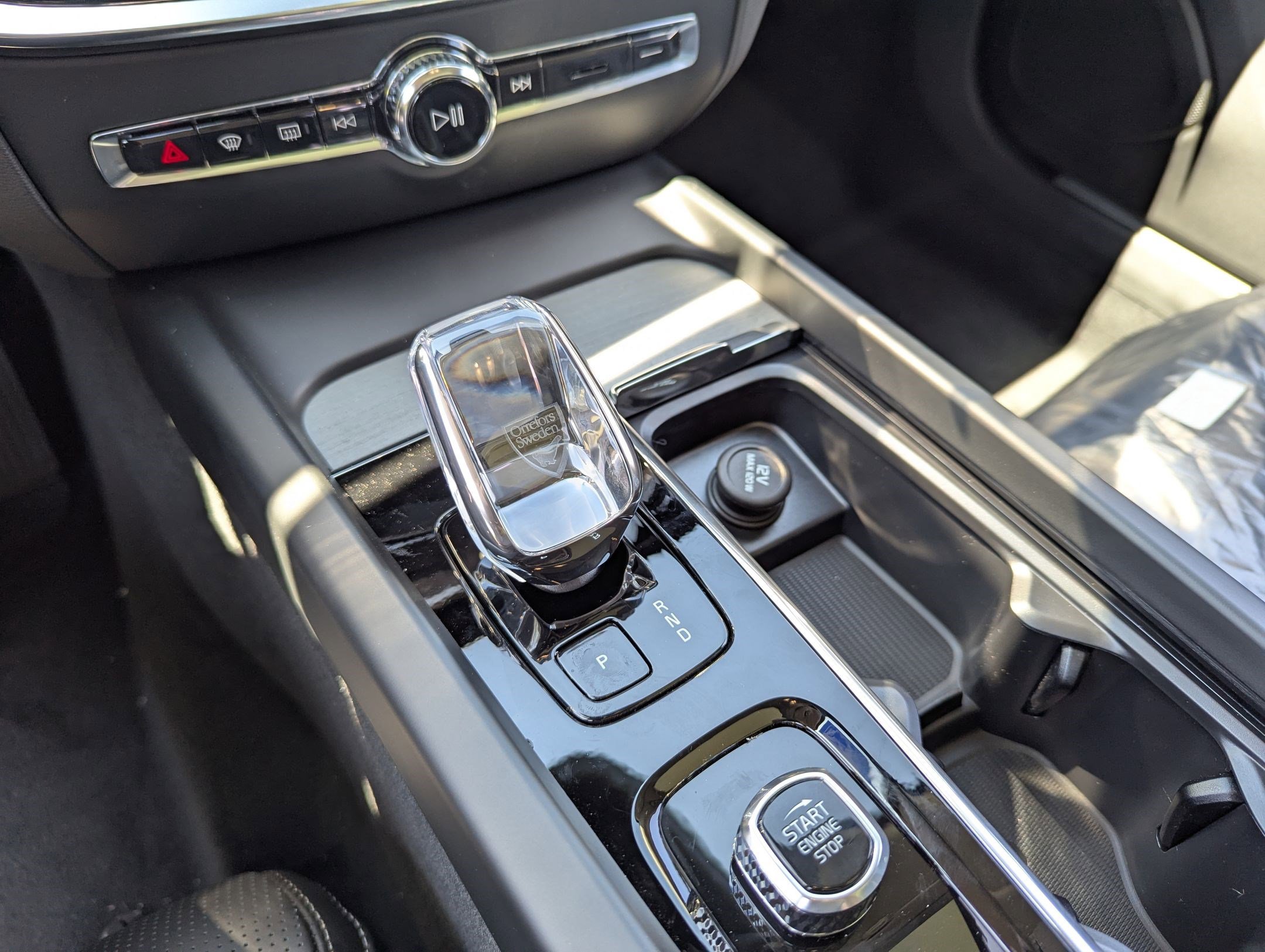 New 2026 Volvo V60 B5 Cross Country Ultra w/ Protection Package Premier image 16