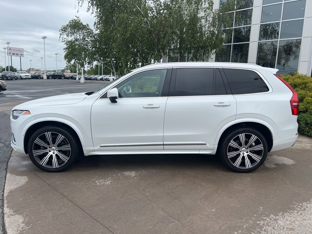 Used 2022 Volvo XC90 T6 Inscription w/ Lounge Package AWD/4WD image 2