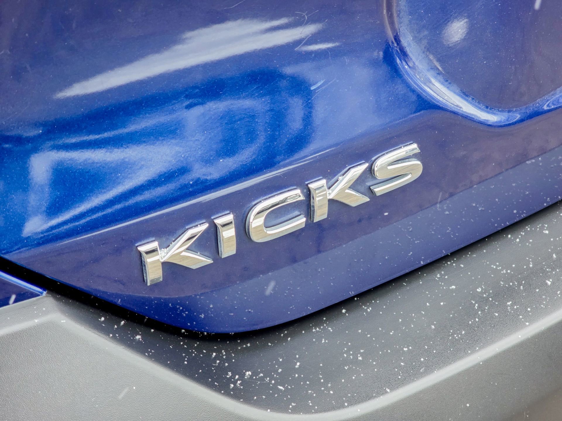 Used 2018 Nissan Kicks SV image 18