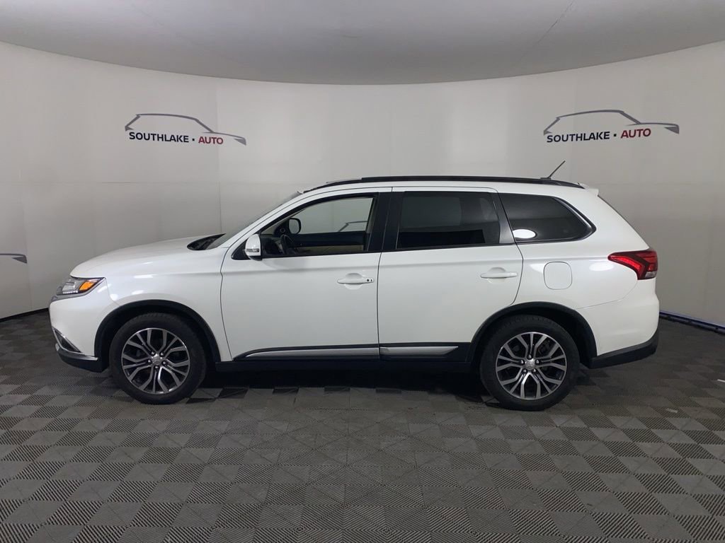 Used 2016 Mitsubishi Outlander SEL image 6