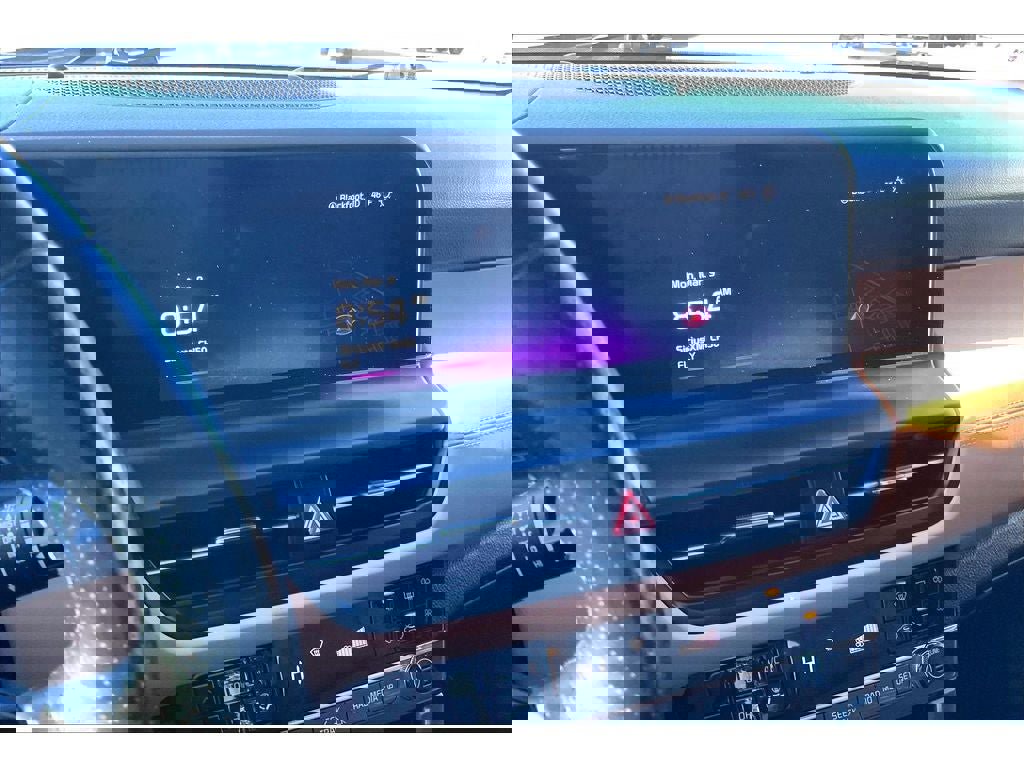 Used 2024 Kia Seltos SX w/ SX Sunroof Package image 7