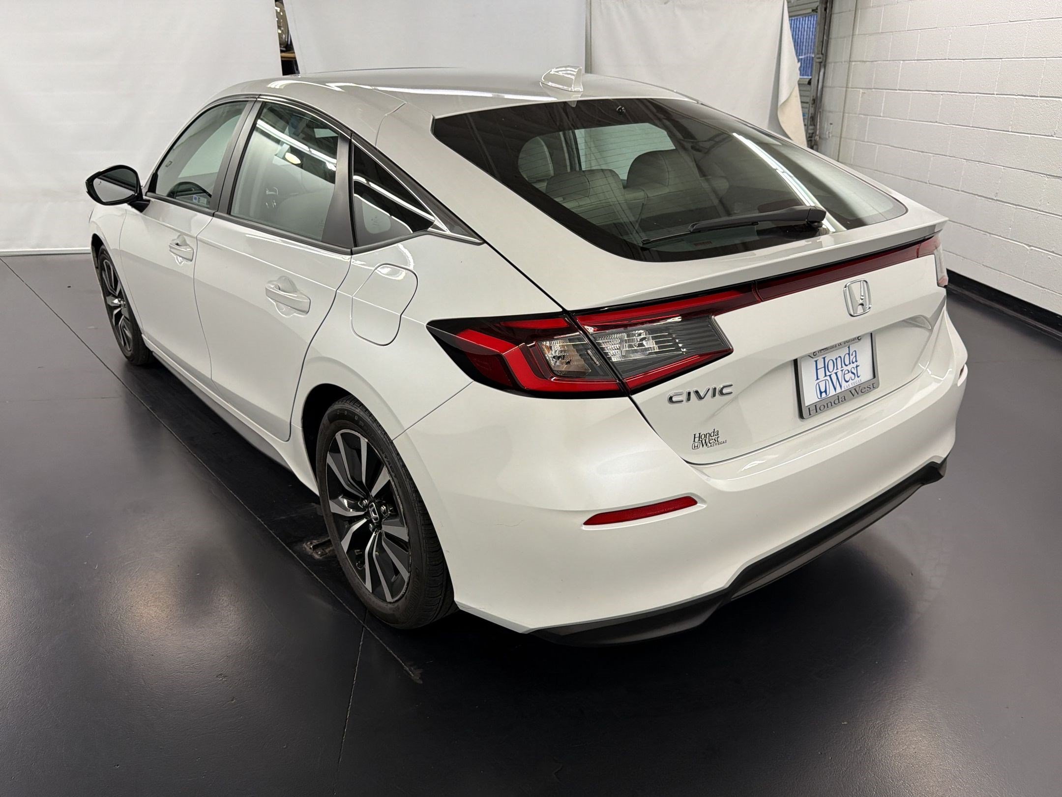 Certified 2024 Honda Civic EX-L image 3