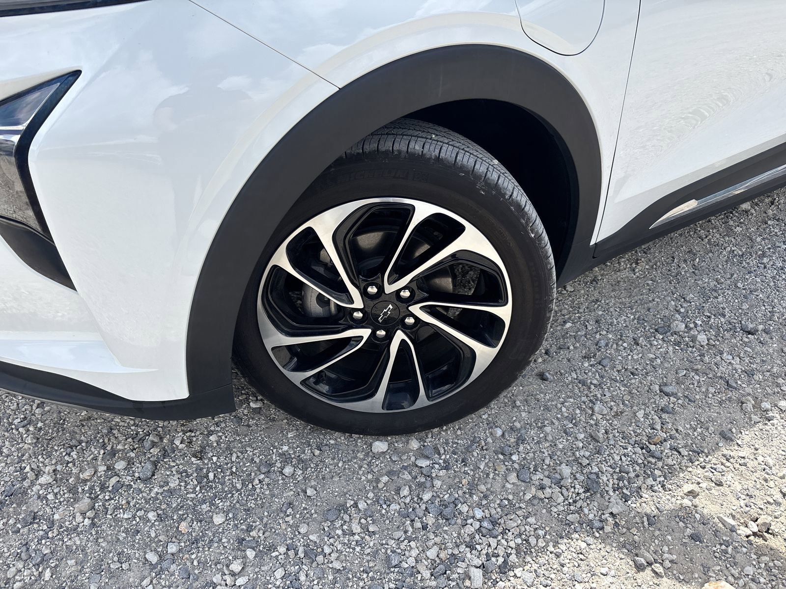 Used 2022 Chevrolet Bolt EUV Premier FWD image 12