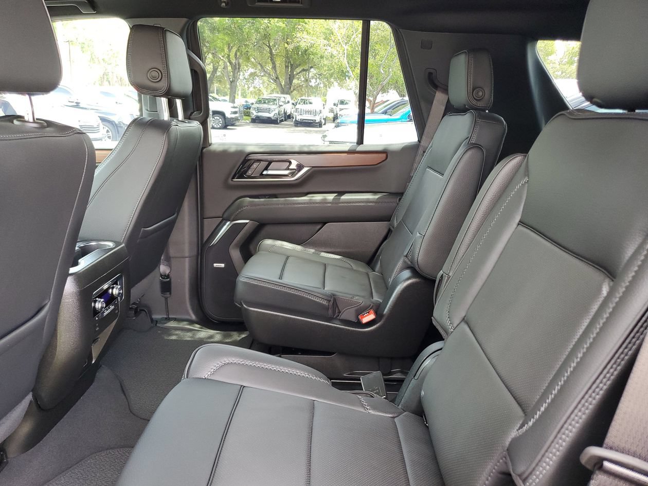 Used 2026 GMC Yukon Denali w/ Sun & Power Step Package AWD/4WD image 10