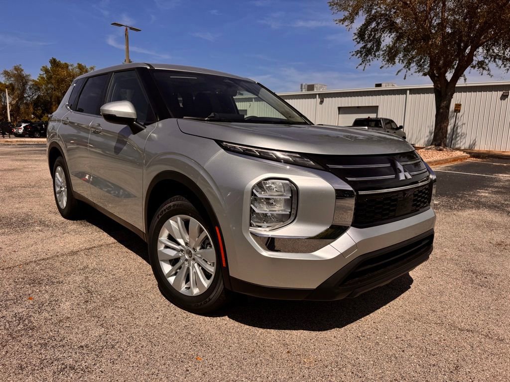 New 2026 Mitsubishi Outlander ES image 10