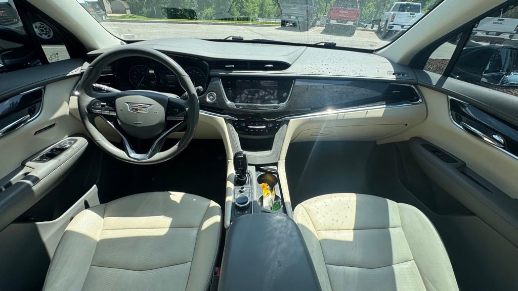 Used 2020 Cadillac XT6 Premium Luxury FWD image 16