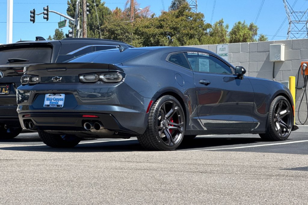 Used 2020 Chevrolet Camaro SS RWD image 7
