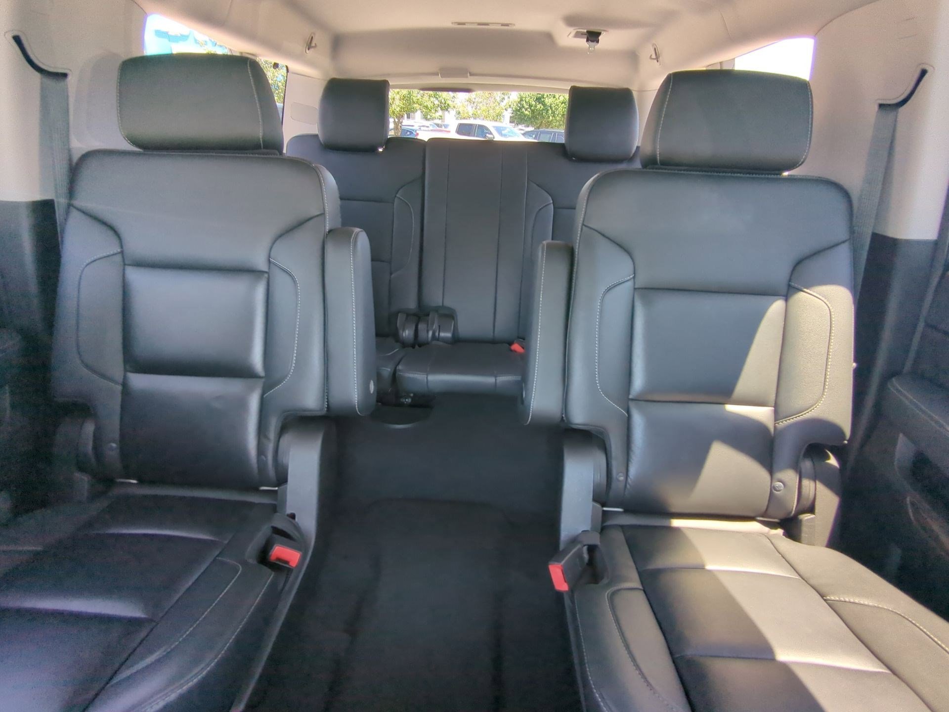 Used 2019 Chevrolet Suburban LT RWD image 21