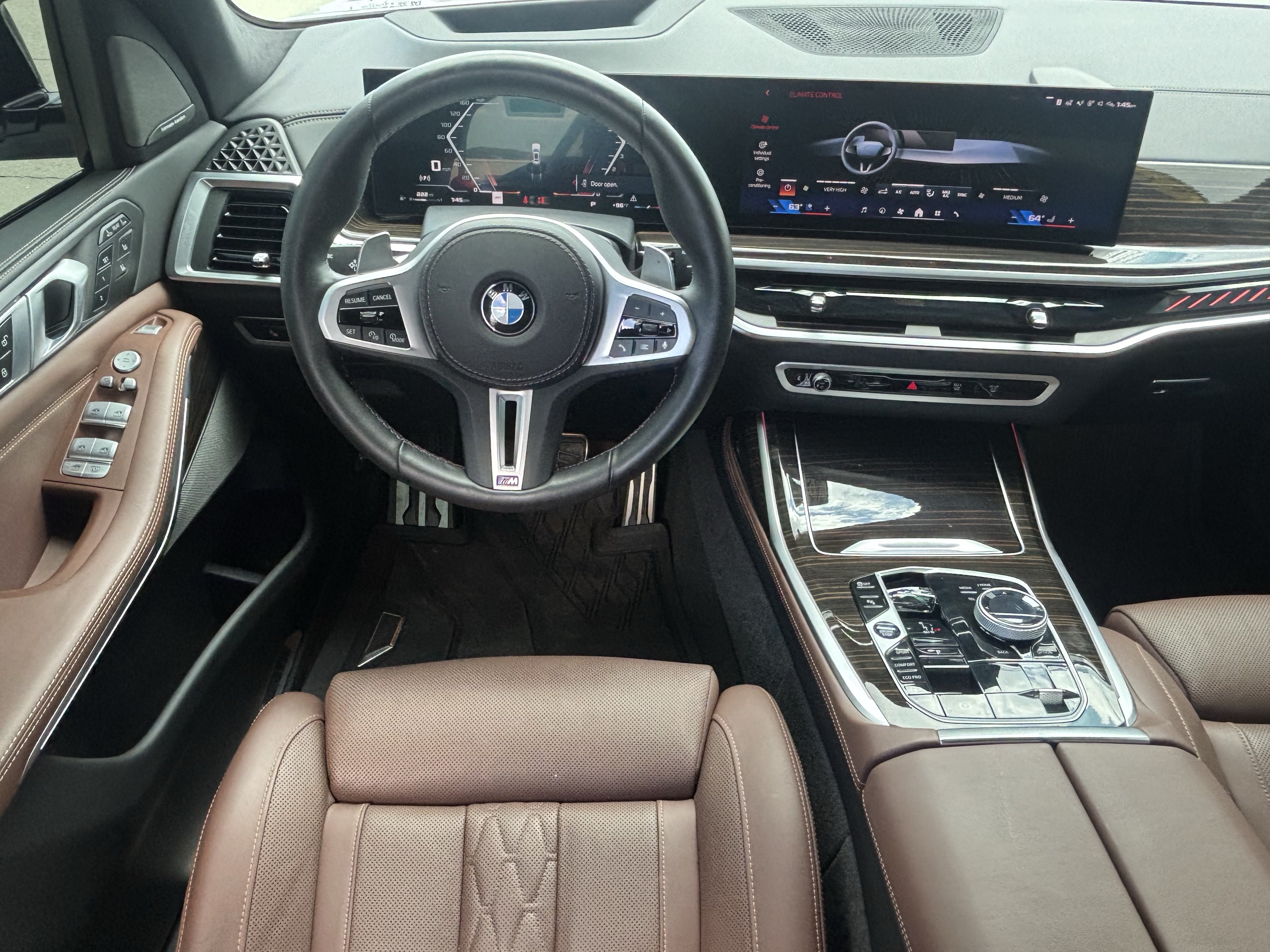 Used 2025 BMW X7 M60i AWD/4WD image 16