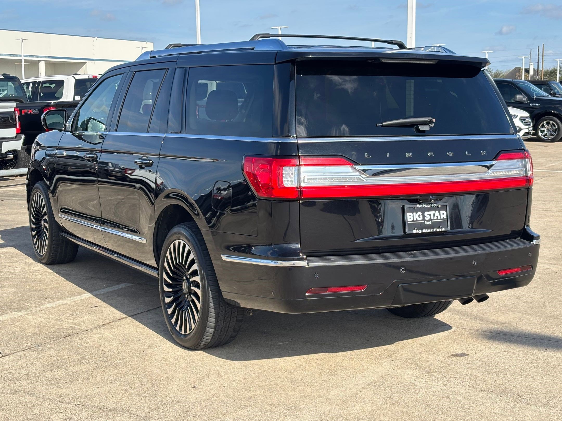 Used 2020 Lincoln Navigator L Black Label w/ Cargo Convenience Package image 6