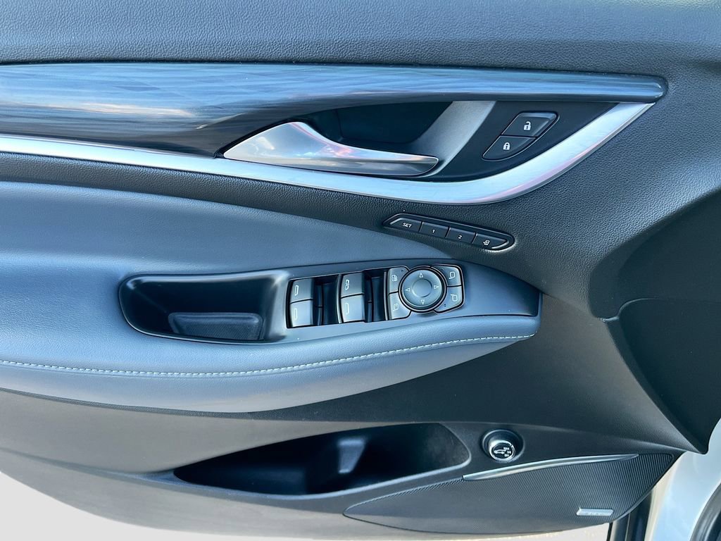 Used 2022 Buick Enclave Premium image 18