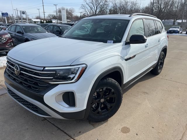 New 2026 Volkswagen Atlas Peak Edition AWD/4WD image 3