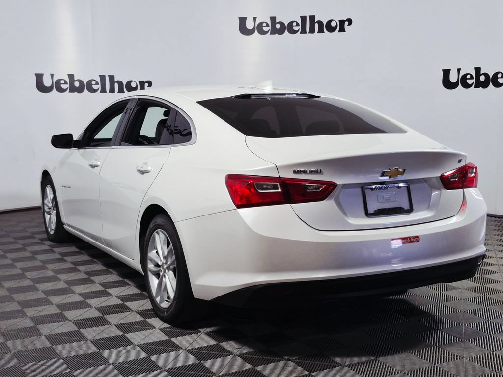 Used 2016 Chevrolet Malibu LT w/ Leather Package FWD image 5