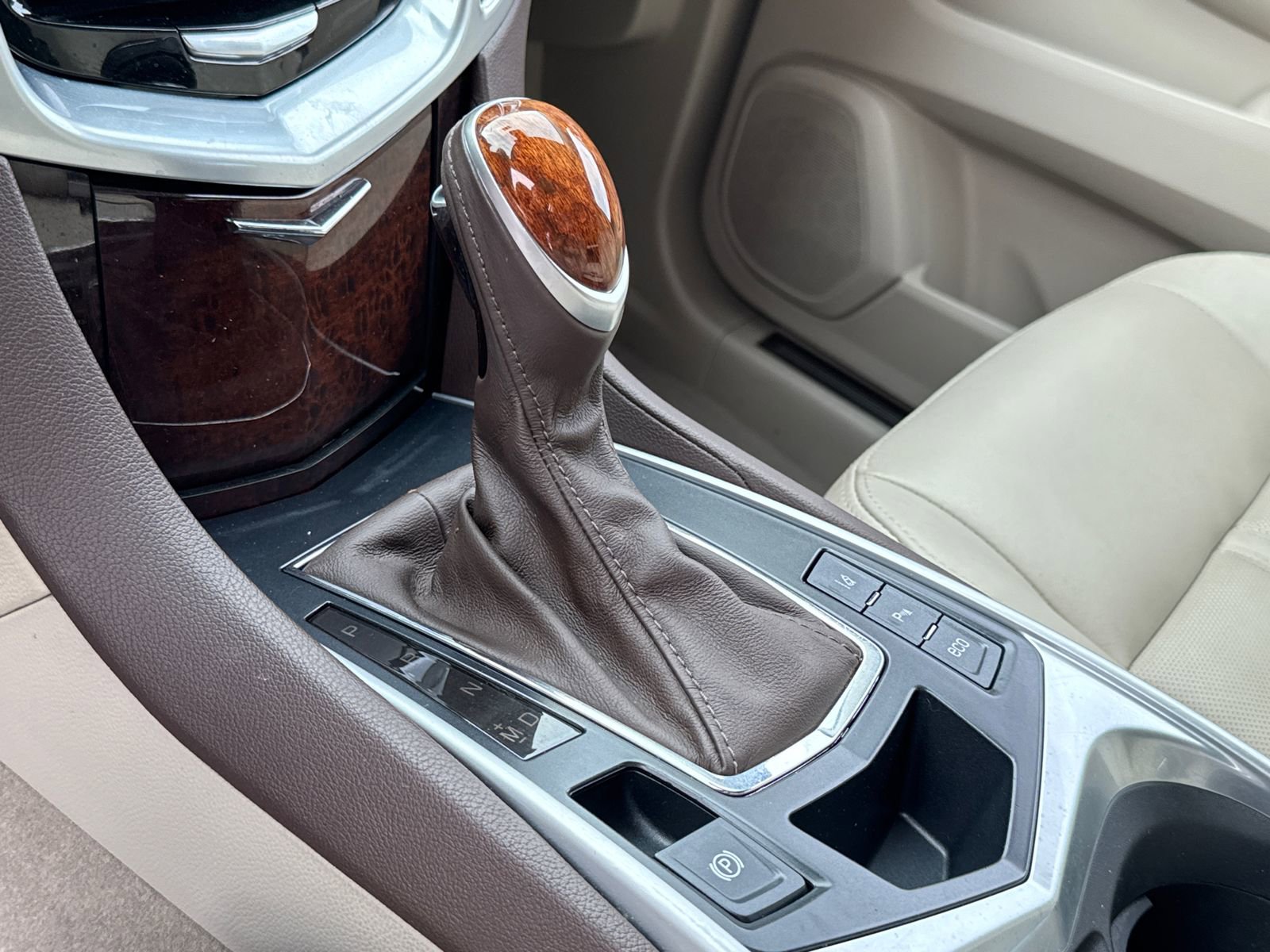 Used 2016 Cadillac SRX Luxury w/ Driver Awareness Package image 16