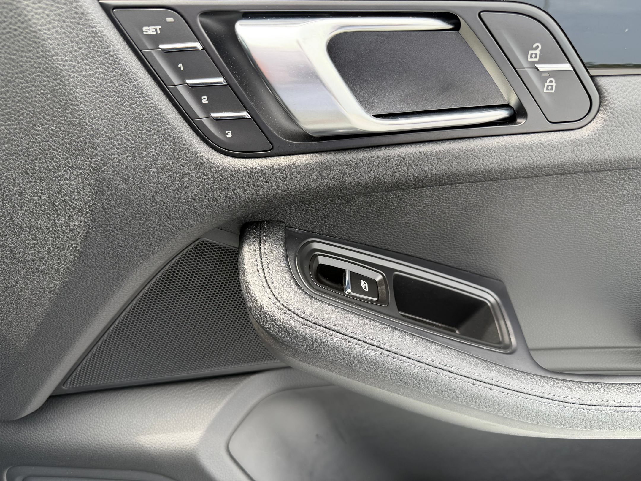 Certified 2026 Porsche Macan AWD/4WD image 14