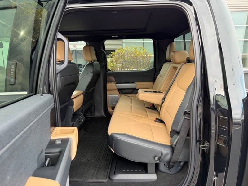 Used 2024 Ford F350 Lariat w/ Chrome Package image 21