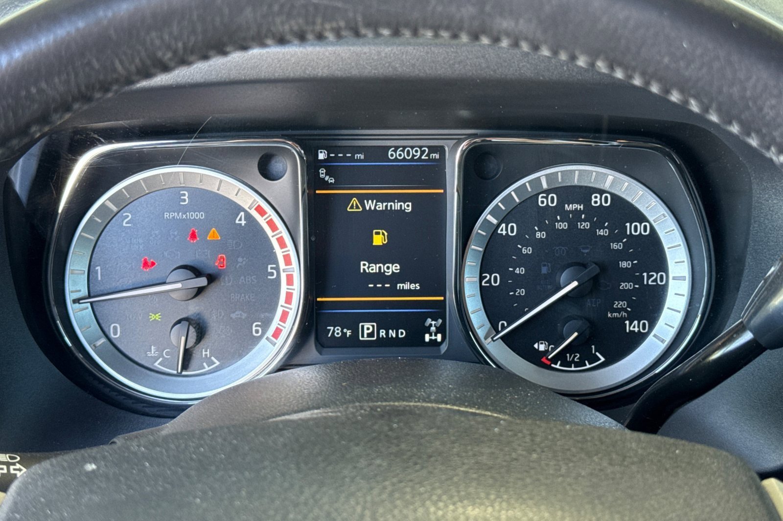 Used 2019 Nissan Titan SV w/ SV Convenience Package image 23