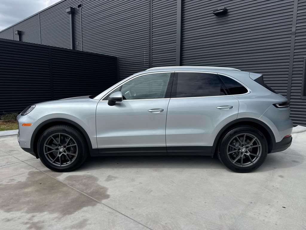 Certified 2025 Porsche Cayenne AWD/4WD image 2