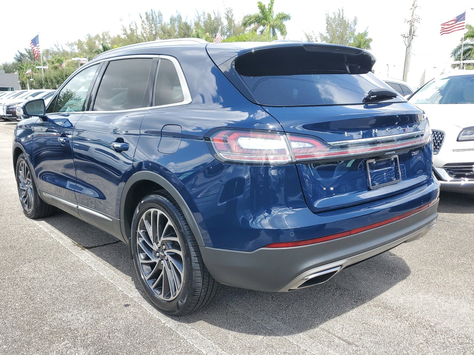 Used 2019 Lincoln Nautilus Reserve image 4