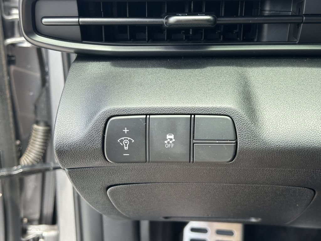 Certified 2025 Hyundai Elantra Sport FWD image 27