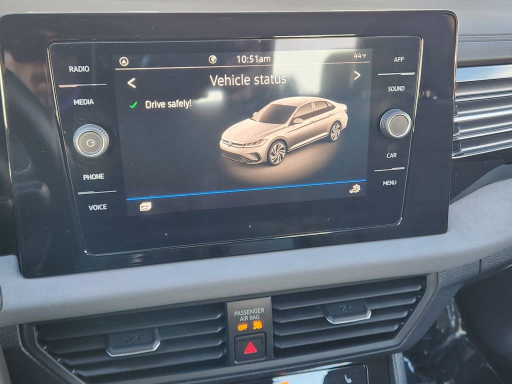 Certified 2025 Volkswagen Jetta SE image 21