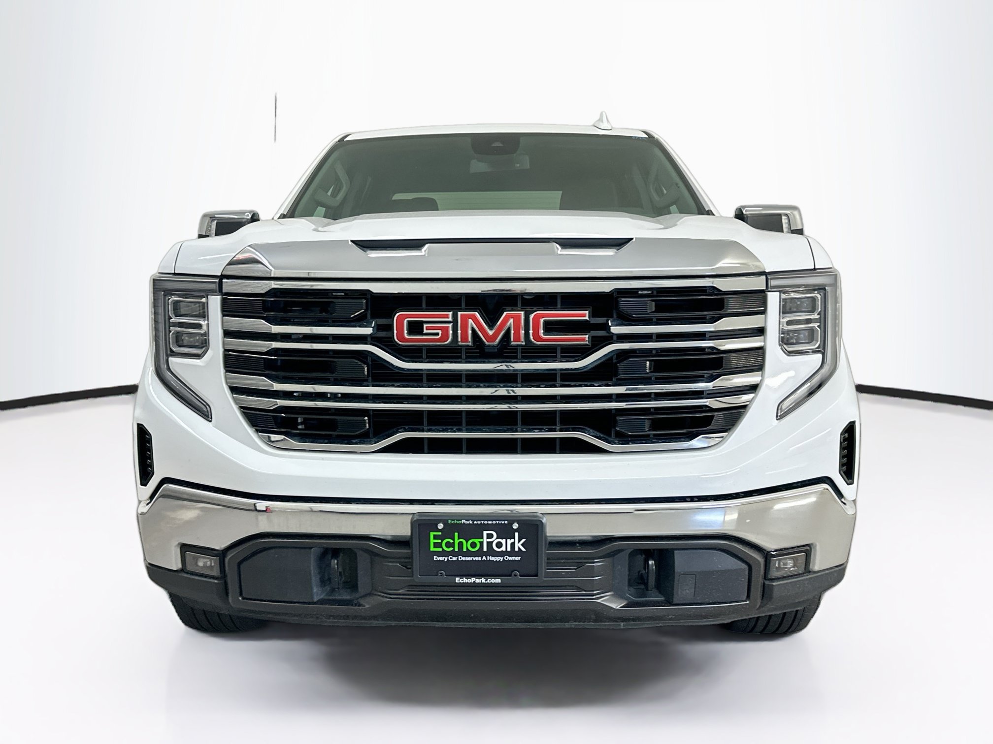 Used 2025 GMC Sierra 1500 SLT AWD/4WD image 2