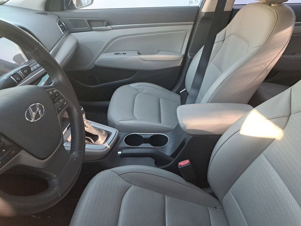 Used 2017 Hyundai Elantra Limited w/ Limited Tech Package 08 image 6