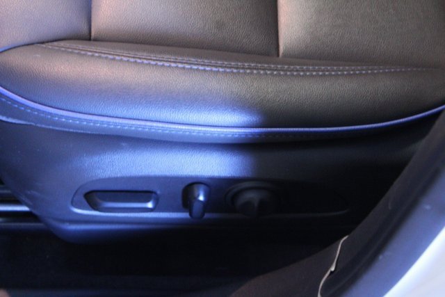 Used 2025 Buick Envista Sport Touring image 12